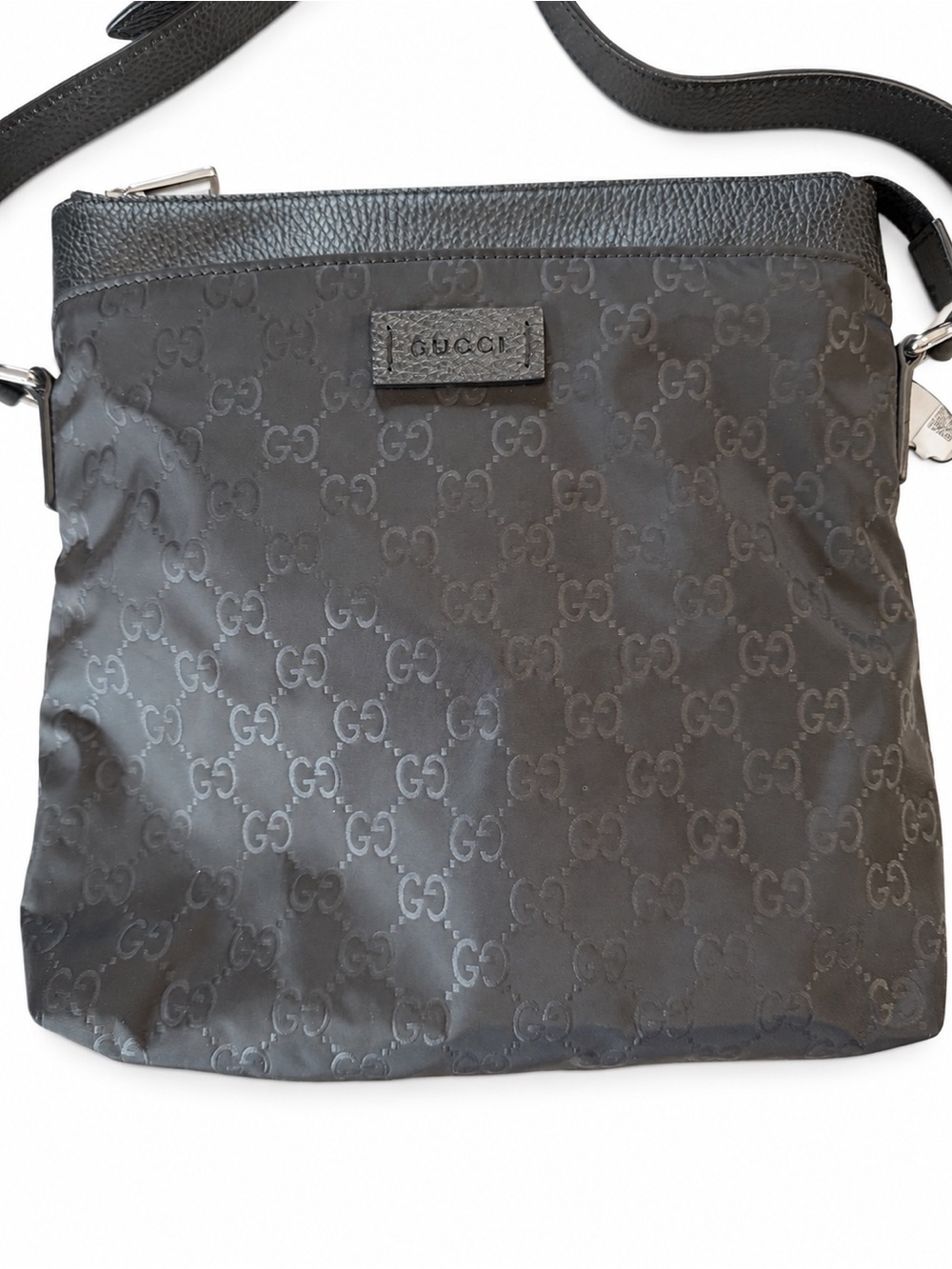 ✨authentic✨ Gucci Men's Black GG Monogram Messenger Bag